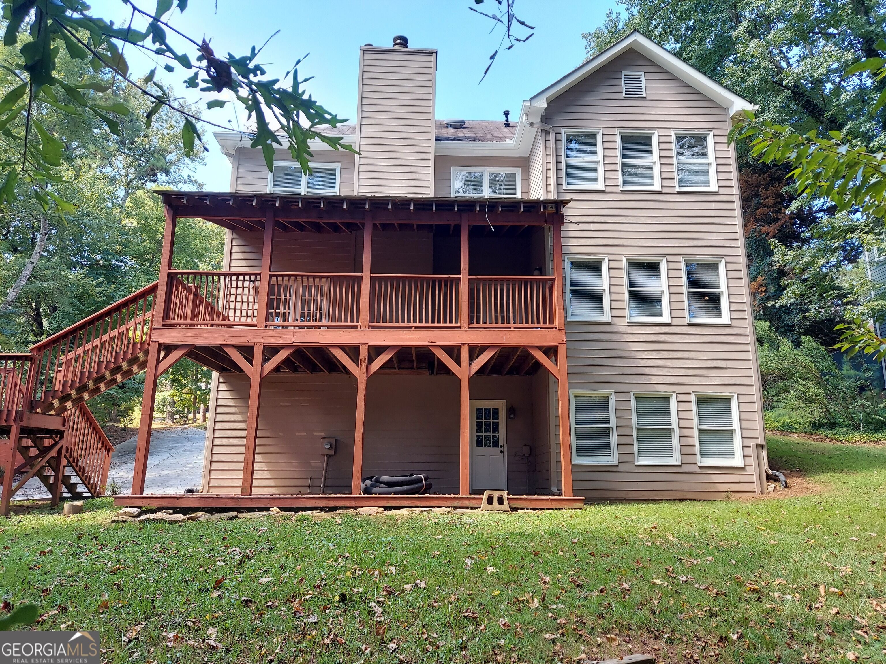 3188 Country Club CT NW