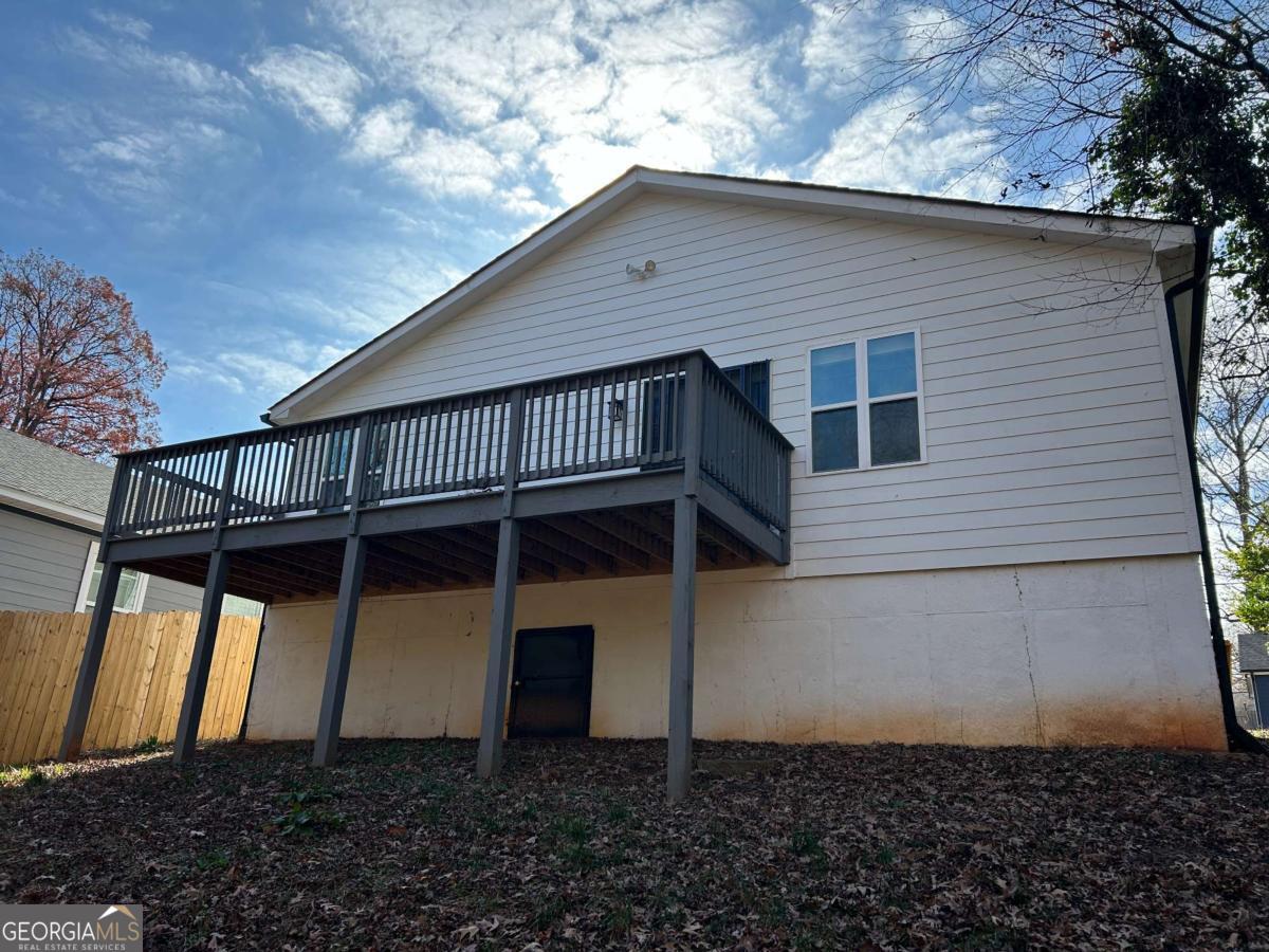 1104 Oak Knoll TER SE