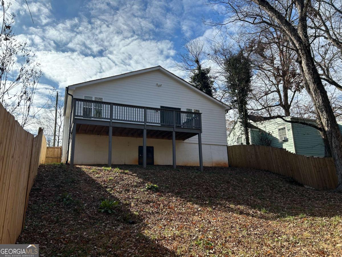 1104 Oak Knoll TER SE