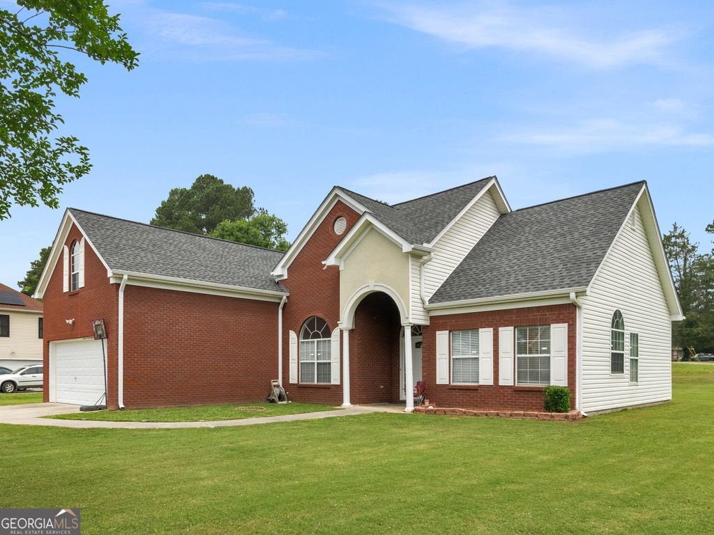 Photo of 1815 Jeffery Ct, Riverdale, GA 30296 (MLS # 10775313)