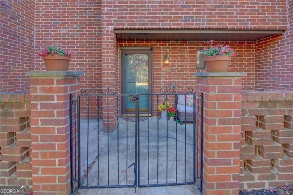 Photo of 2260 Pernoshal Ct, Dunwoody, GA 30338 (MLS # 10660734)