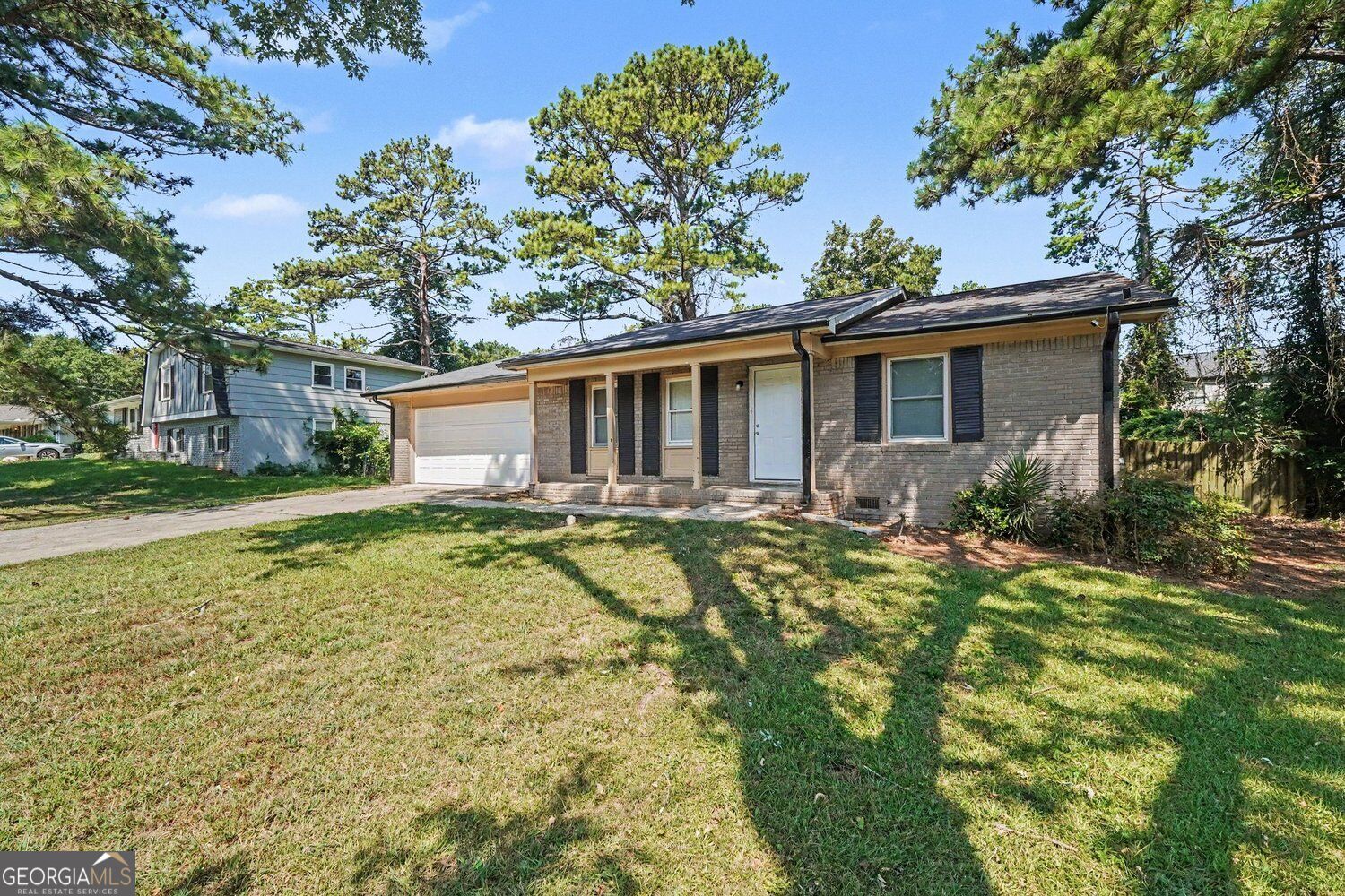 2195 Rochelle WAY
