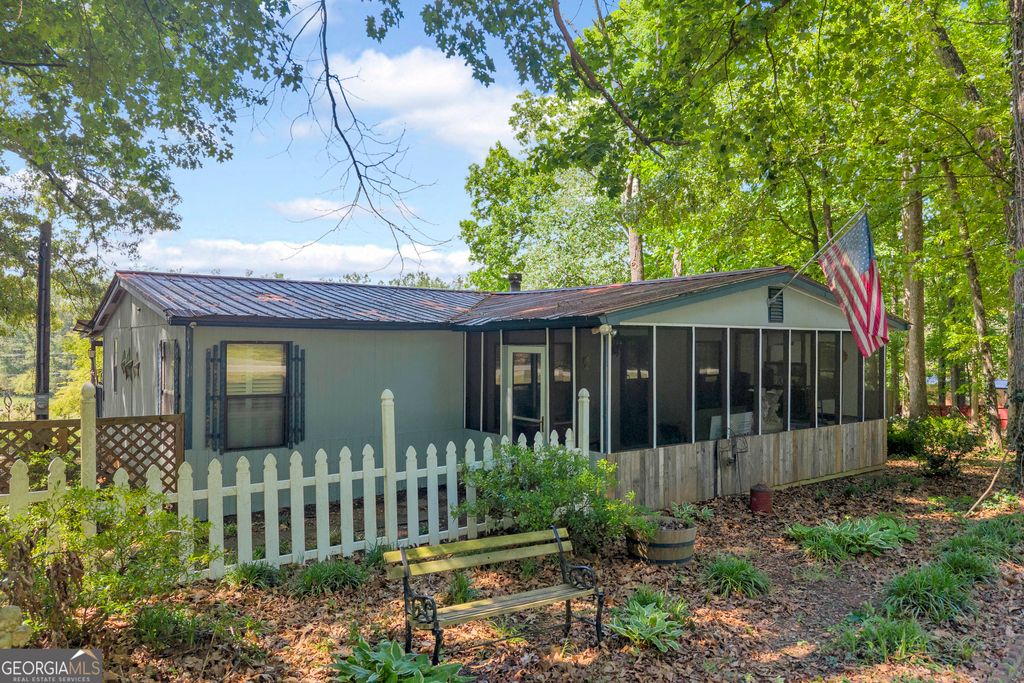 Photo of 70 Old Chism Trail, Lavonia, GA 30553 (MLS # 10764628)