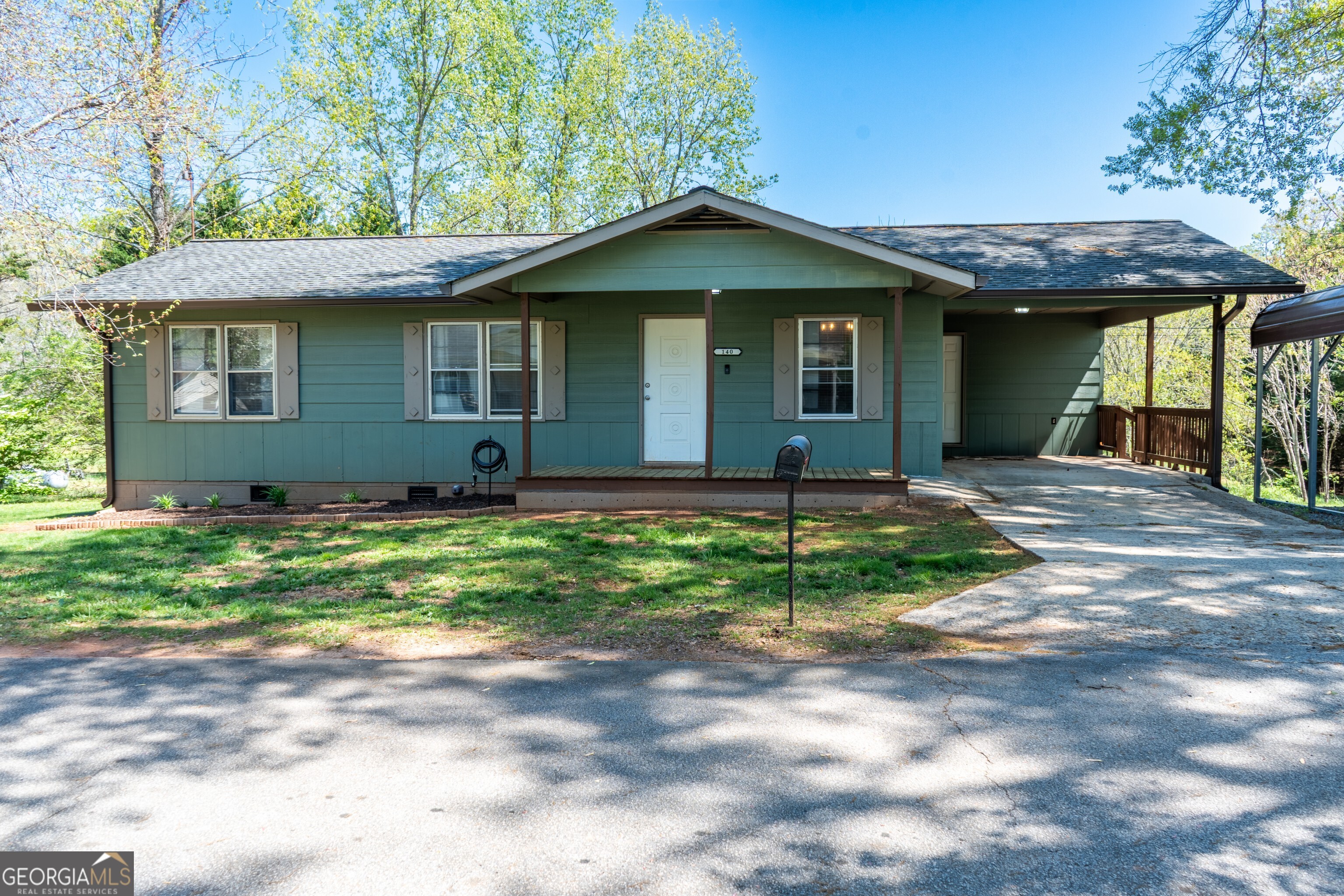 Clarkesville, Georgia 30523, United States, 3 Bedrooms Bedrooms, ,1 BathroomBathrooms,Residential,Active,106453