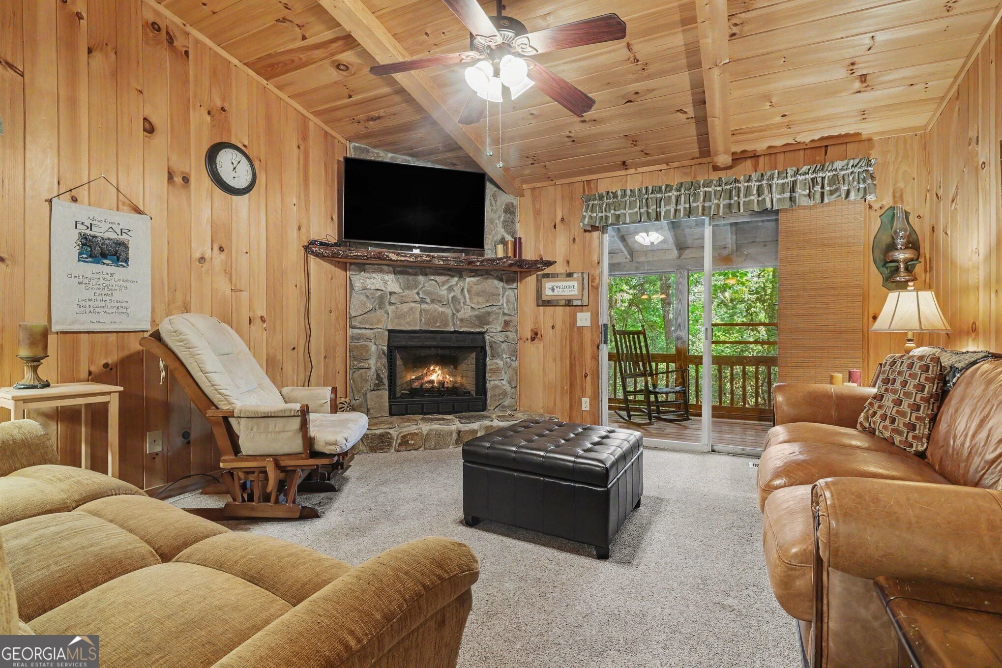 77 Violet LN