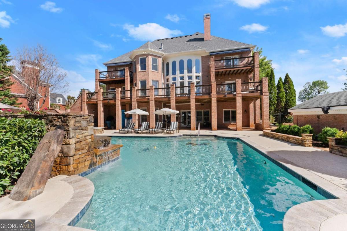 2309 Crystal CT