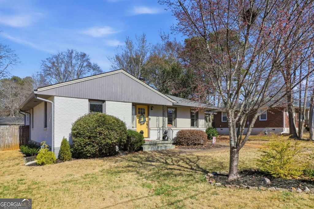 Photo of 1151 Pinedale SE Drive, Smyrna, GA 30080 (MLS # 10695044)