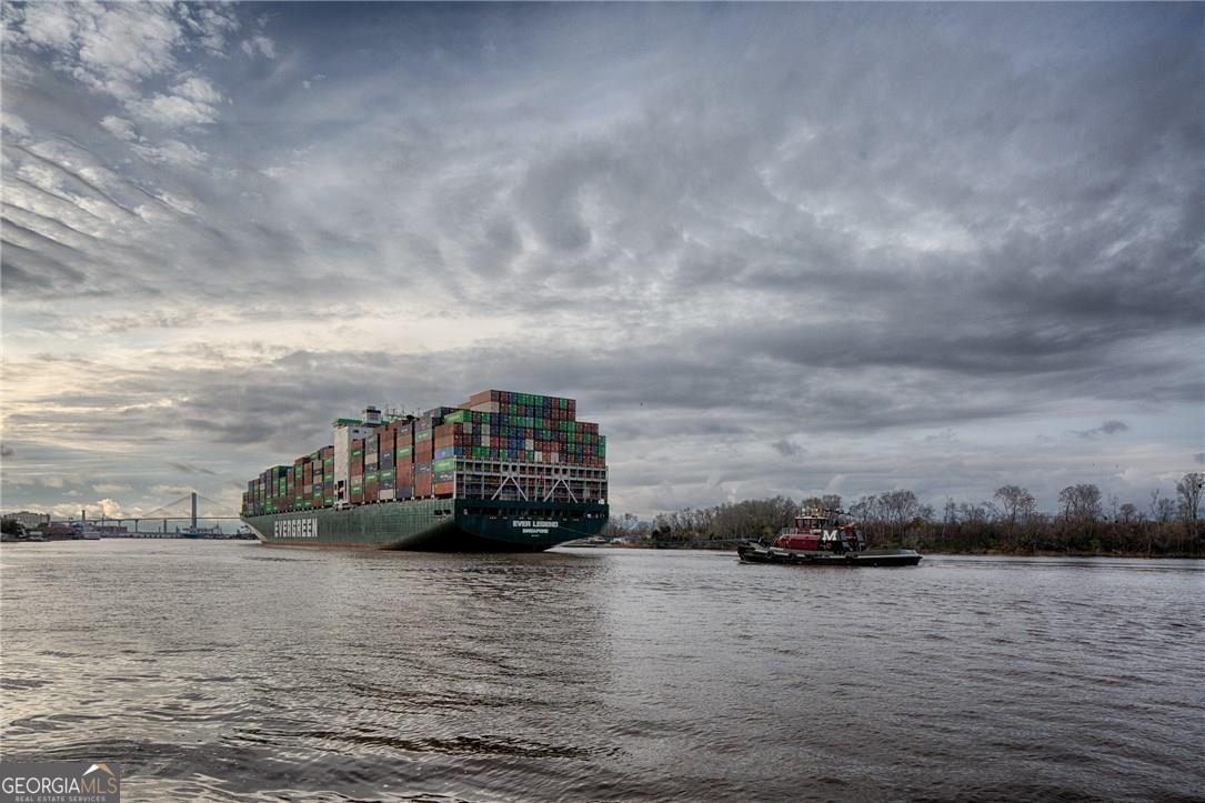 Savannah, Georgia 31401, United States, 3 Bedrooms Bedrooms, ,4 BathroomsBathrooms,Residential,Active,34526