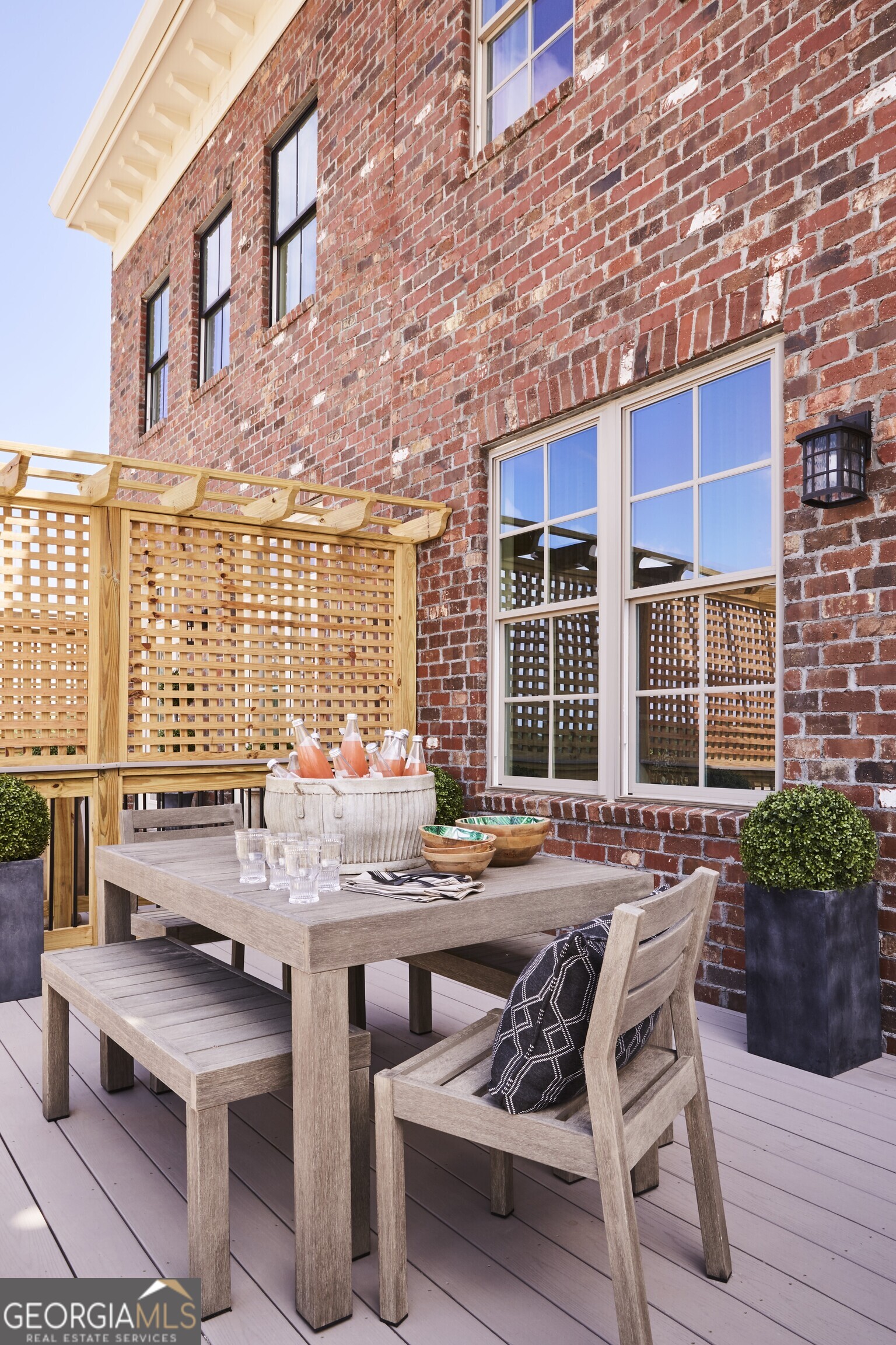 Savannah, Georgia 31401, United States, 3 Bedrooms Bedrooms, ,4 BathroomsBathrooms,Residential,Active,34526