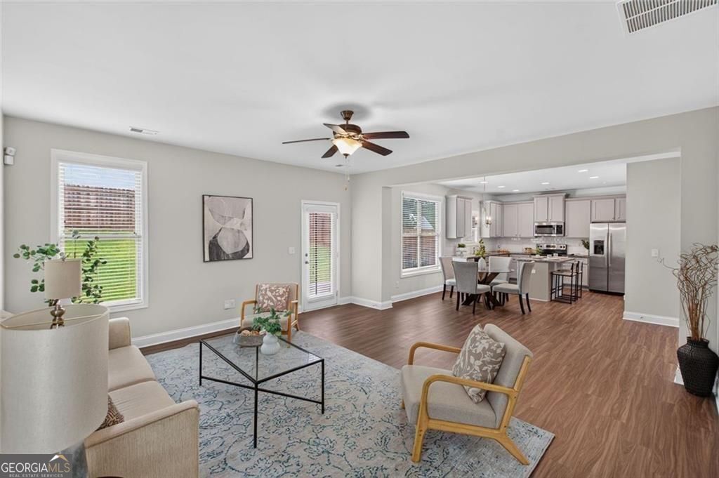 102 Edgeview CT