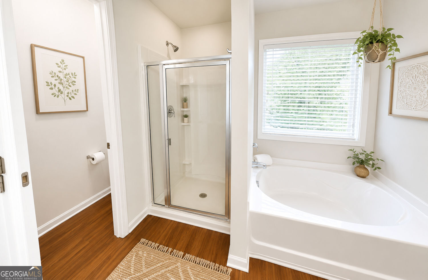 102 Edgeview CT
