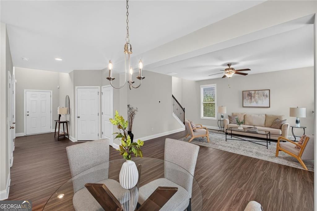 102 Edgeview CT