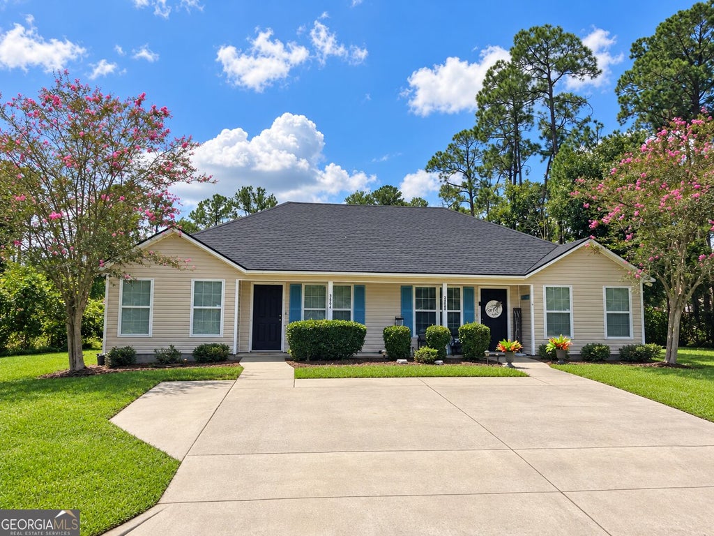 Photo of 3200 Perimeter Cir, Valdosta, GA 31602 (MLS # 10848515)