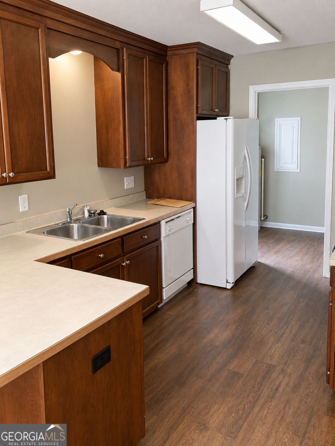 3200 Perimeter CIR