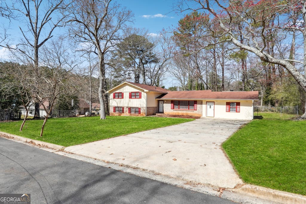Photo of 131 Heron Drive, Riverdale, GA 30274 (MLS # 10802498)