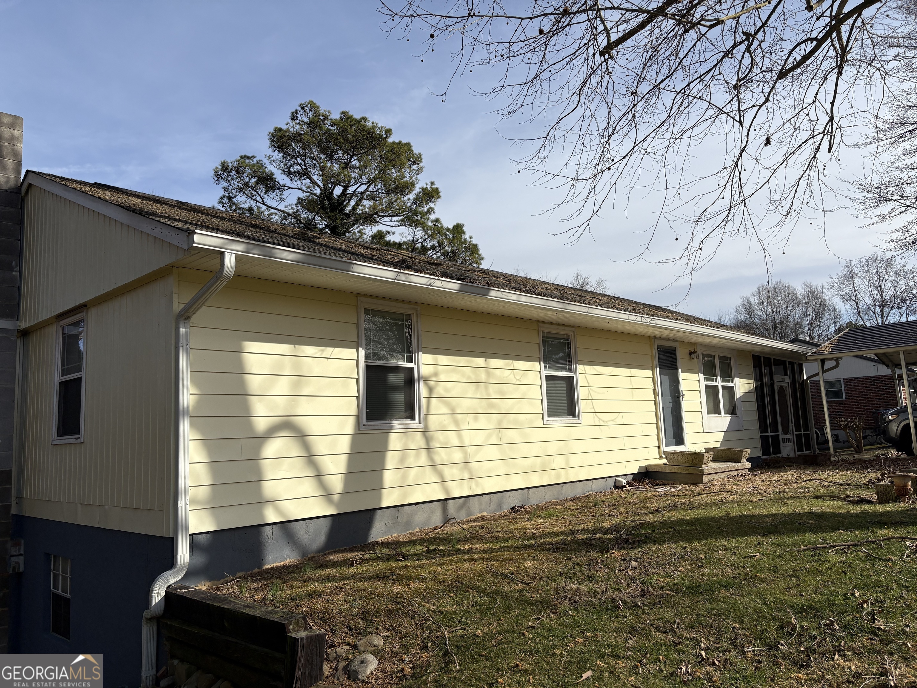 Two bedroom two bathroom home on .45 acres. Convieniently located near town. Fenced in back yard with new out building. Schedule your private showing today.