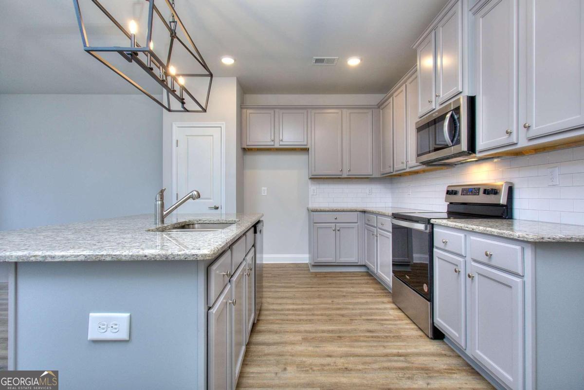 102 Greenview CT 1603