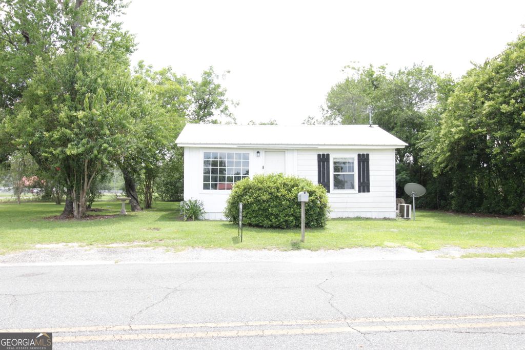 Photo of 511 E 17th Street, Alma, GA 31510 (MLS # 10766466)