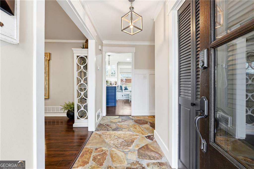 2871 Fontainebleau DR