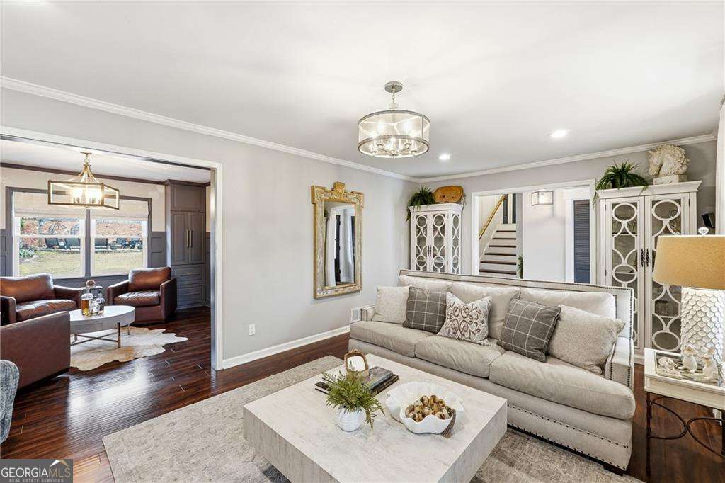 2871 Fontainebleau DR