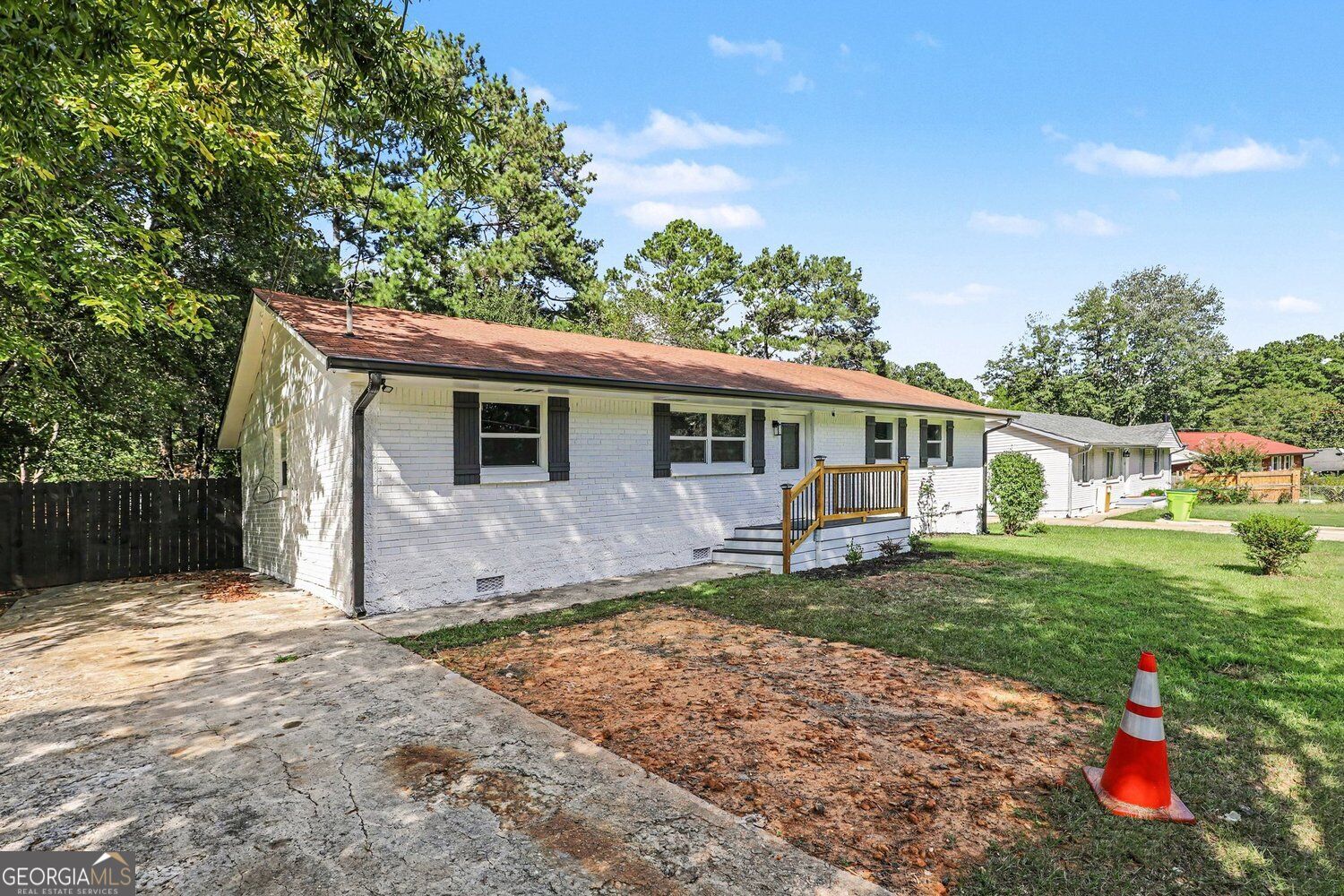 46 Royce DR