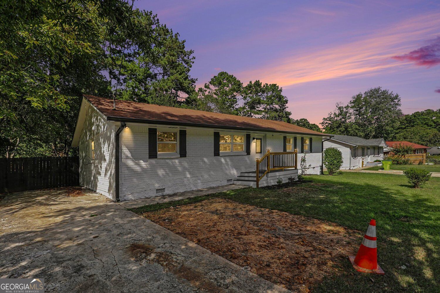 46 Royce DR