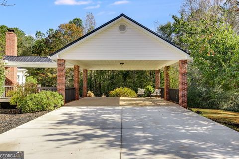 A home in Roopville