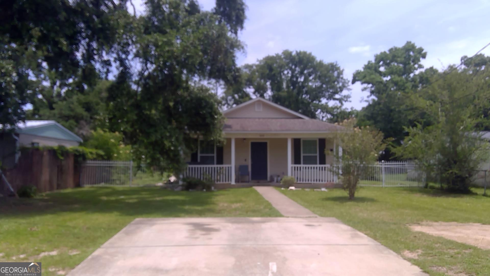 Listing image 1