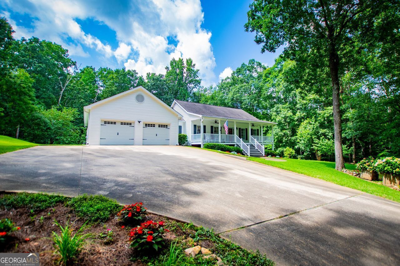 5755 Dorsett Shoals RD