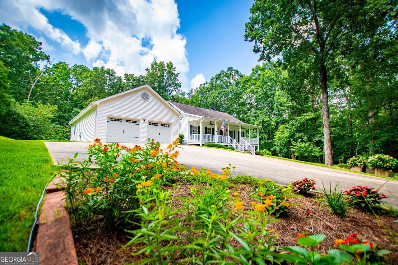 5755 Dorsett Shoals RD