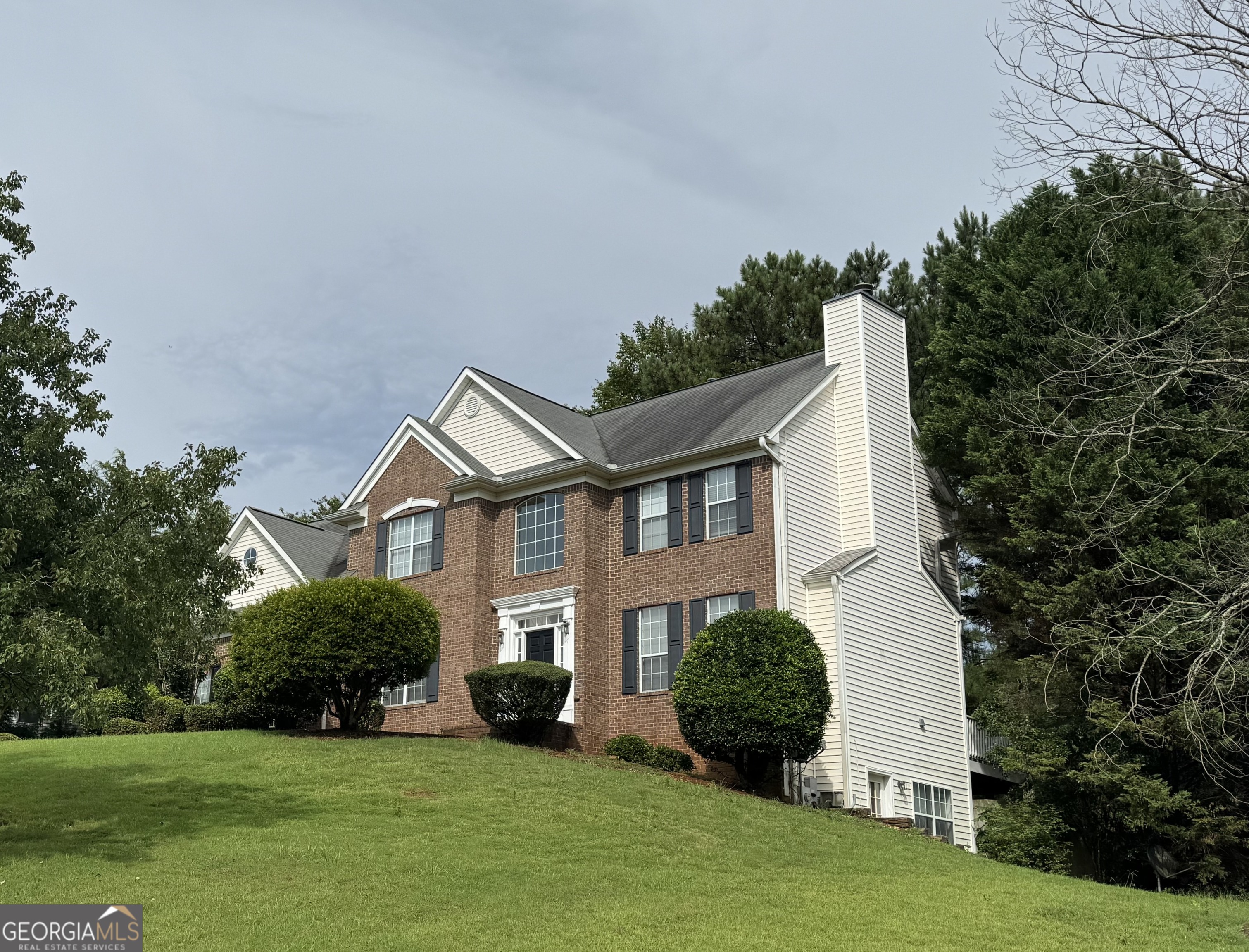 4BR/2.5BA. $3,000 per month. Whitewater school district. Spacious rooms throughout. Finished basement with full bath and kitchenette. Could be used as a 5th bedroom suite. Private fenced yard. Huge deck. ($200 of each month's rent is for yard maintenance.) No pets. Verifiable income must be $100,000 or more.