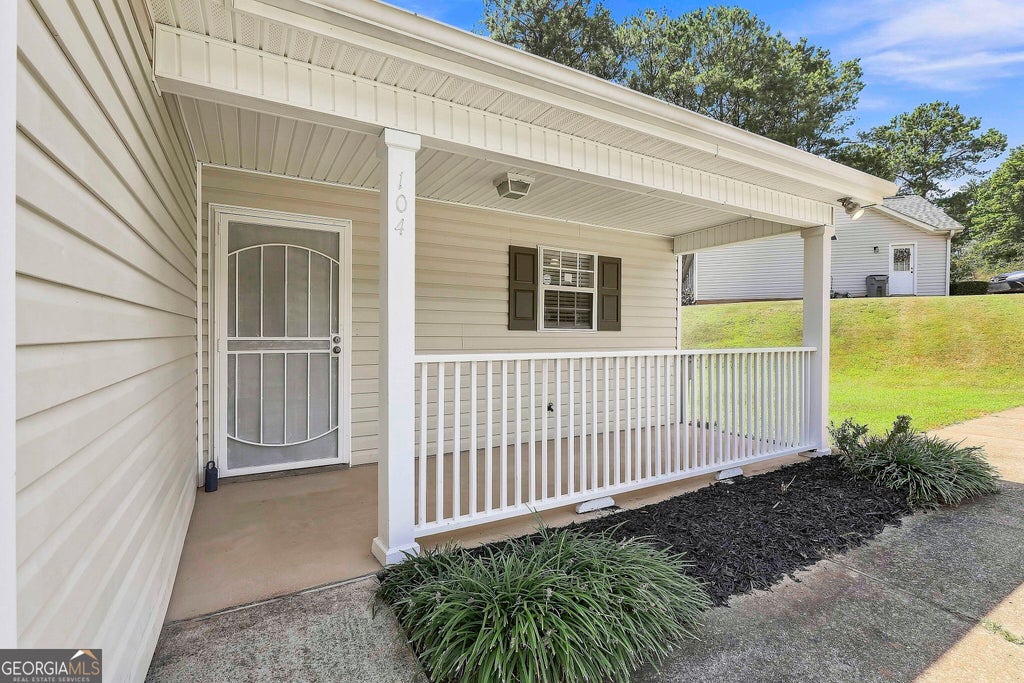 Photo of 104 Ridgefield Cir, Lagrange, GA 30241 (MLS # 10840272)