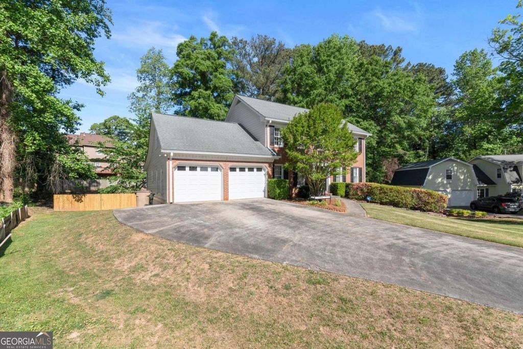 Photo of 3057 Bunker Hill Circle, Marietta, GA 30062 (MLS # 10740156)