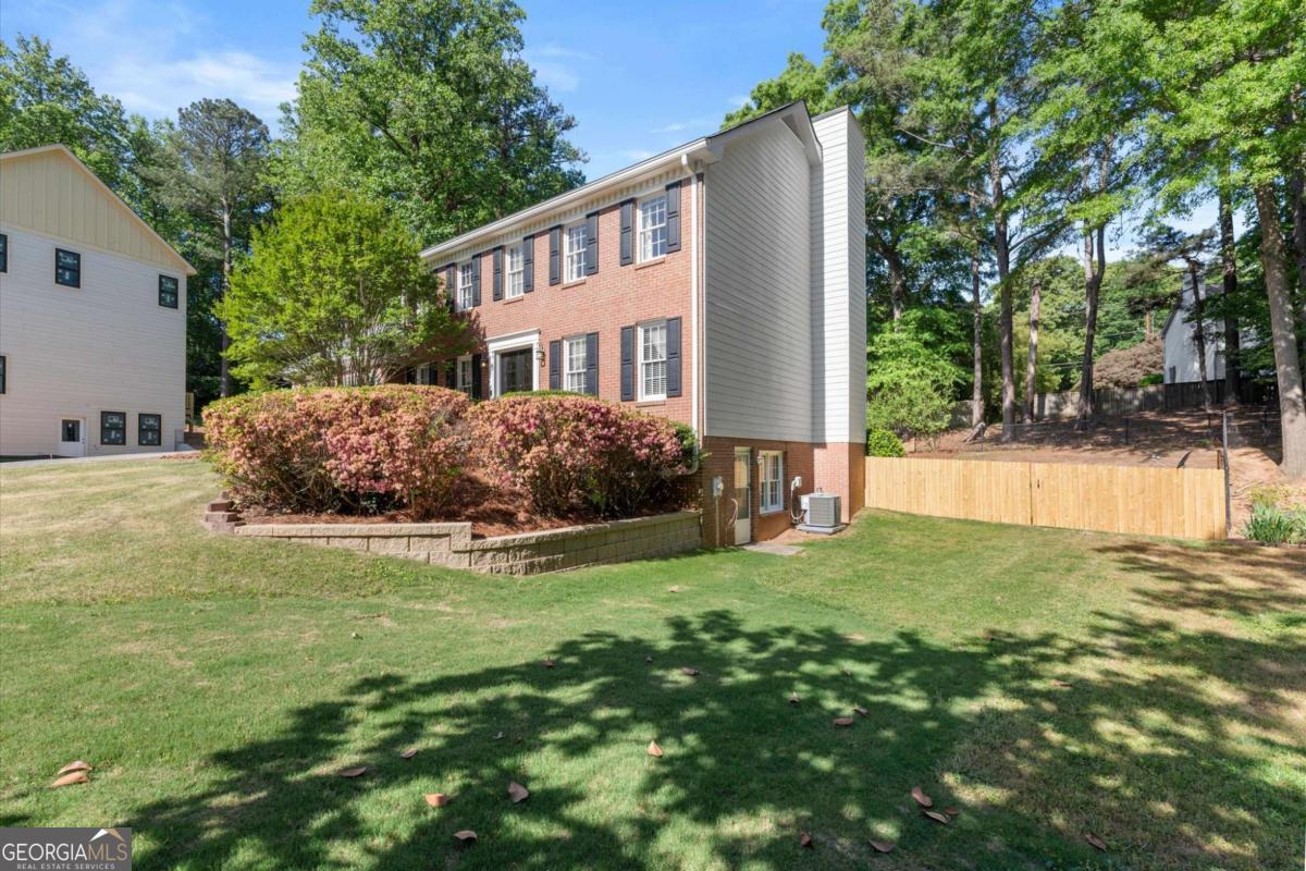 3057 Bunker Hill CIR