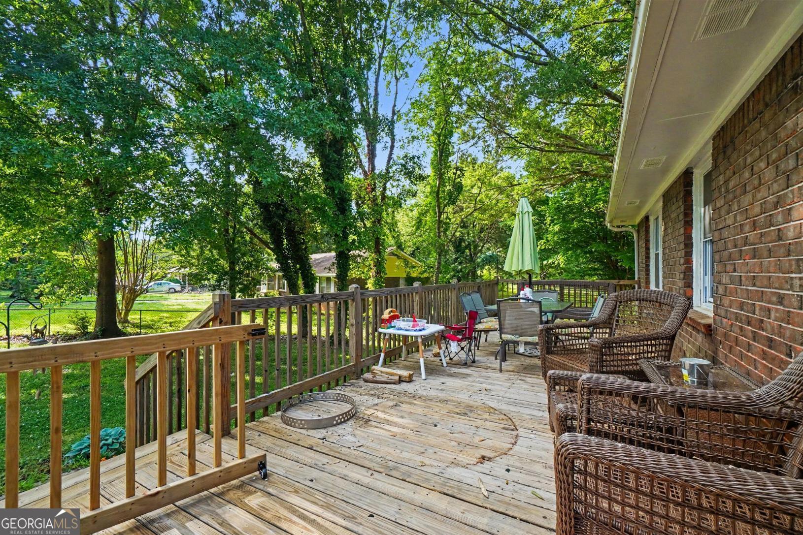 109 Laurie CT