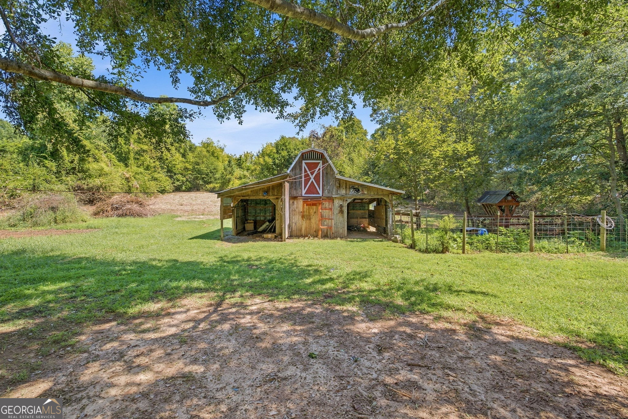 2124 Highway 105