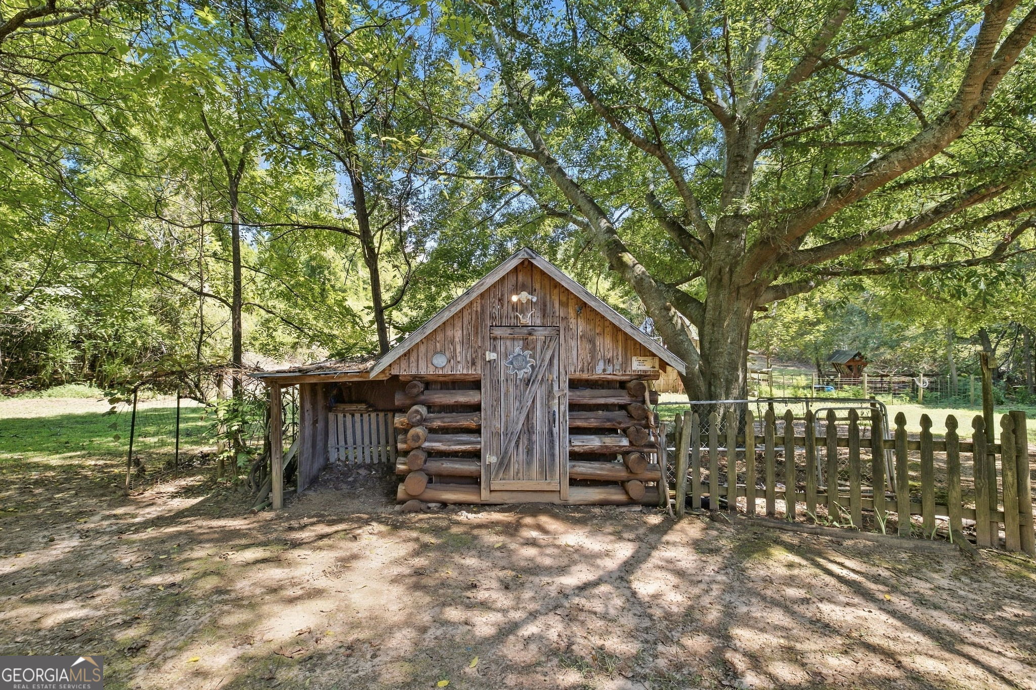 2124 Highway 105