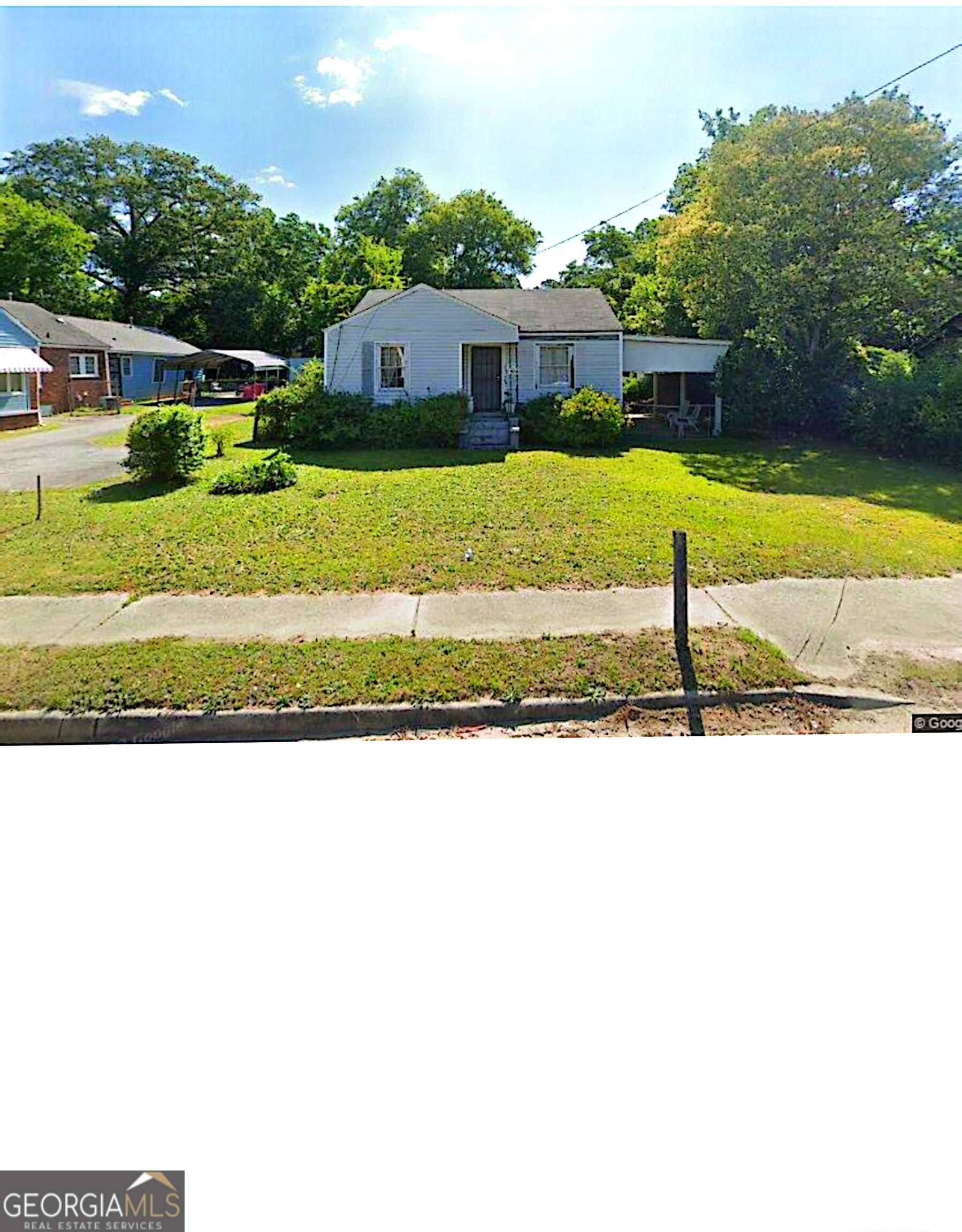 Investor Special - 2 Bed, 1 Bath Opportunity Attention investors and savvy buyers! This 2-bedroom, 1-bath home is priced to sell and packed with potential. Whether you're looking for your next flip, rental property, or a budget-friendly renovation project, this is the one! Solid structure Great rental area Easy access to major highways, shopping, and schools Ample yard space Tons of upside with a little TLC