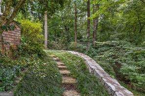 1037 Davis DR