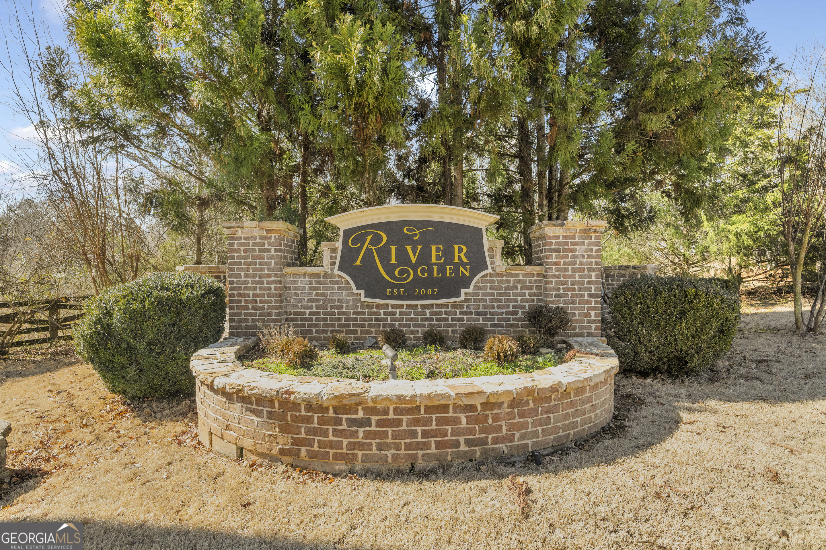 371 River Mansion DR