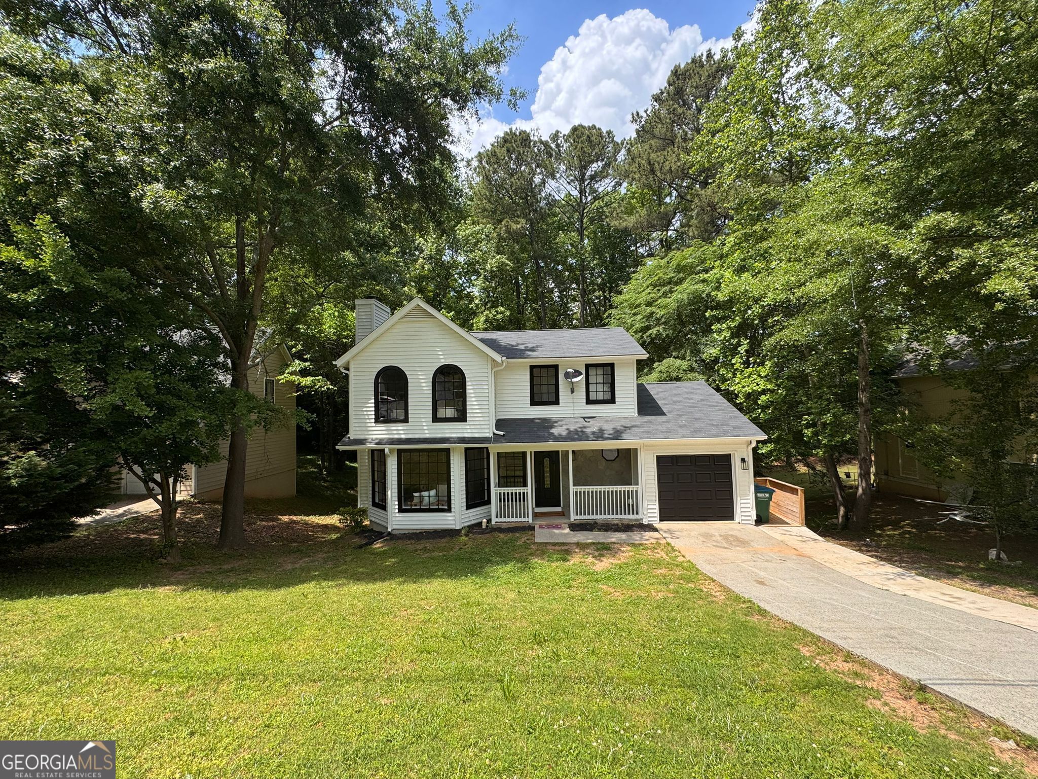 1126 Williamsburg LN