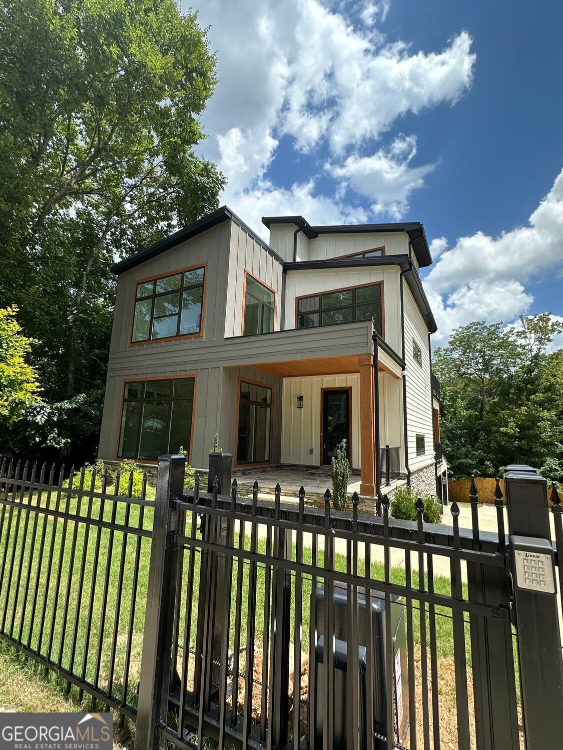 1140 Hubbard ST SW