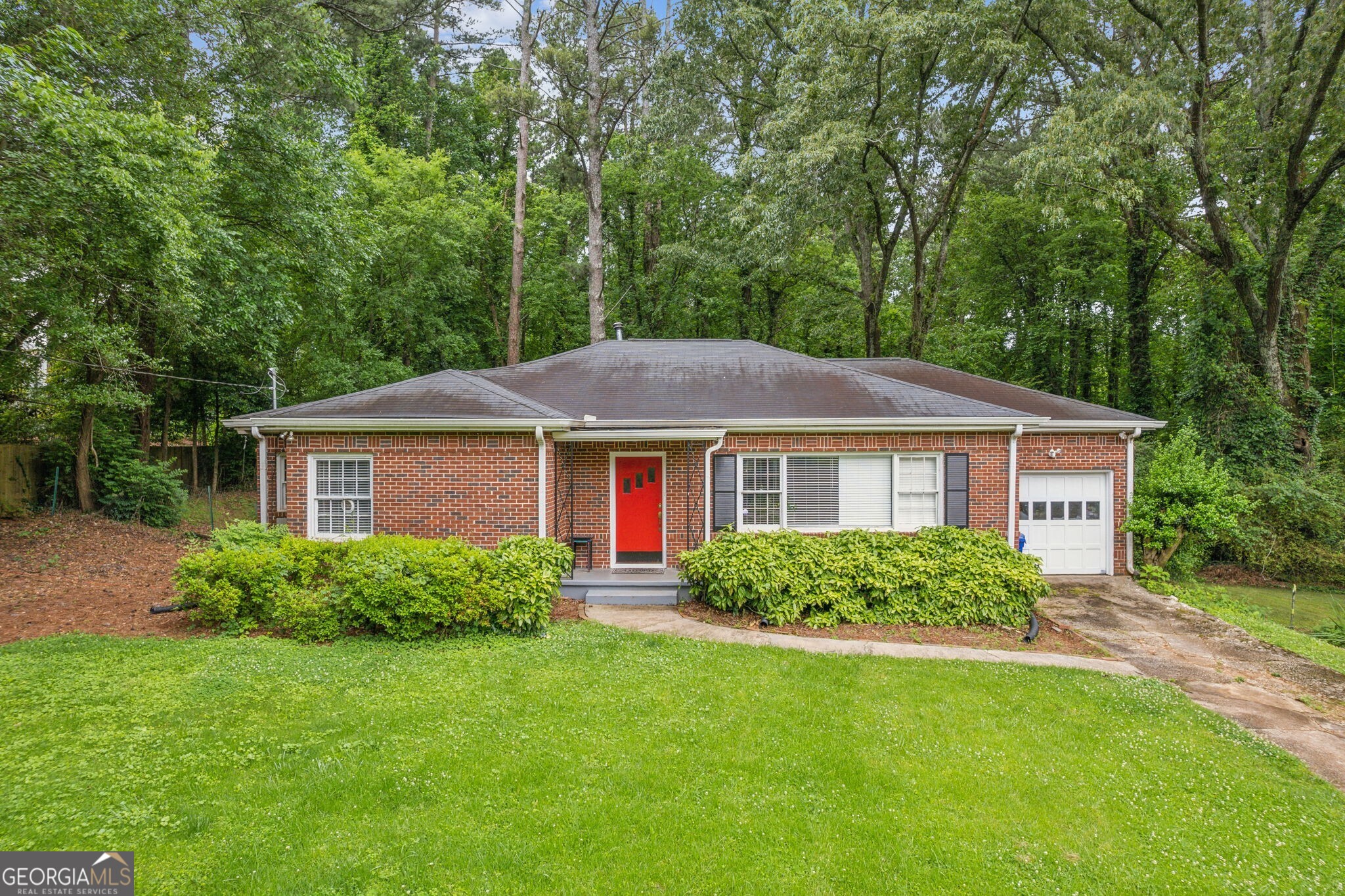 1213 McConnell DR