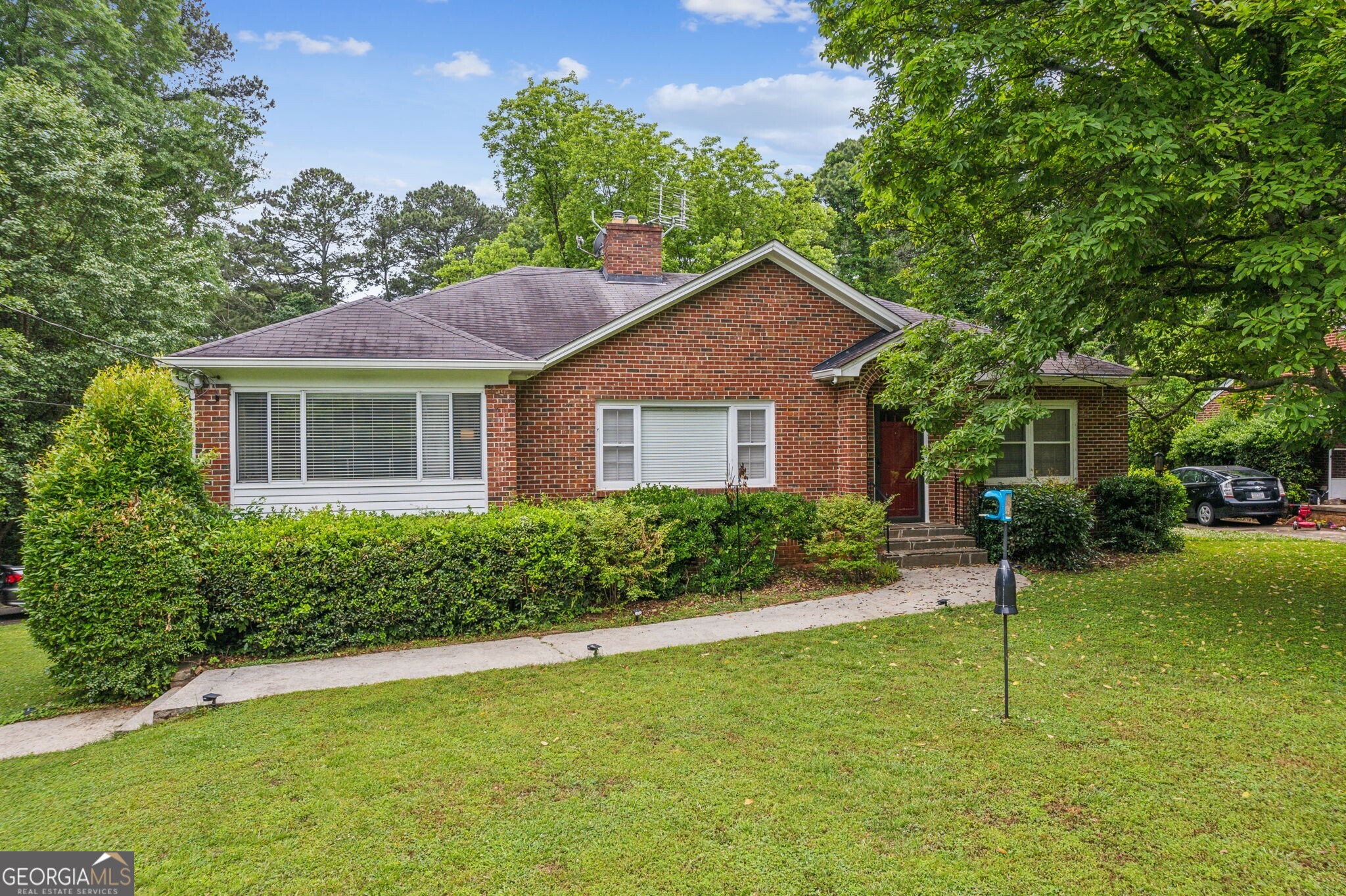 1213 McConnell DR