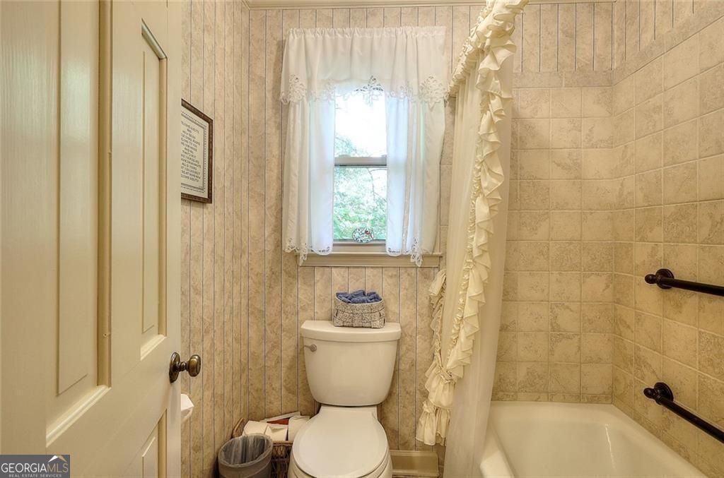 Lilburn, Georgia 30047, United States, 4 Bedrooms Bedrooms, ,5 BathroomsBathrooms,Residential,Active,204571