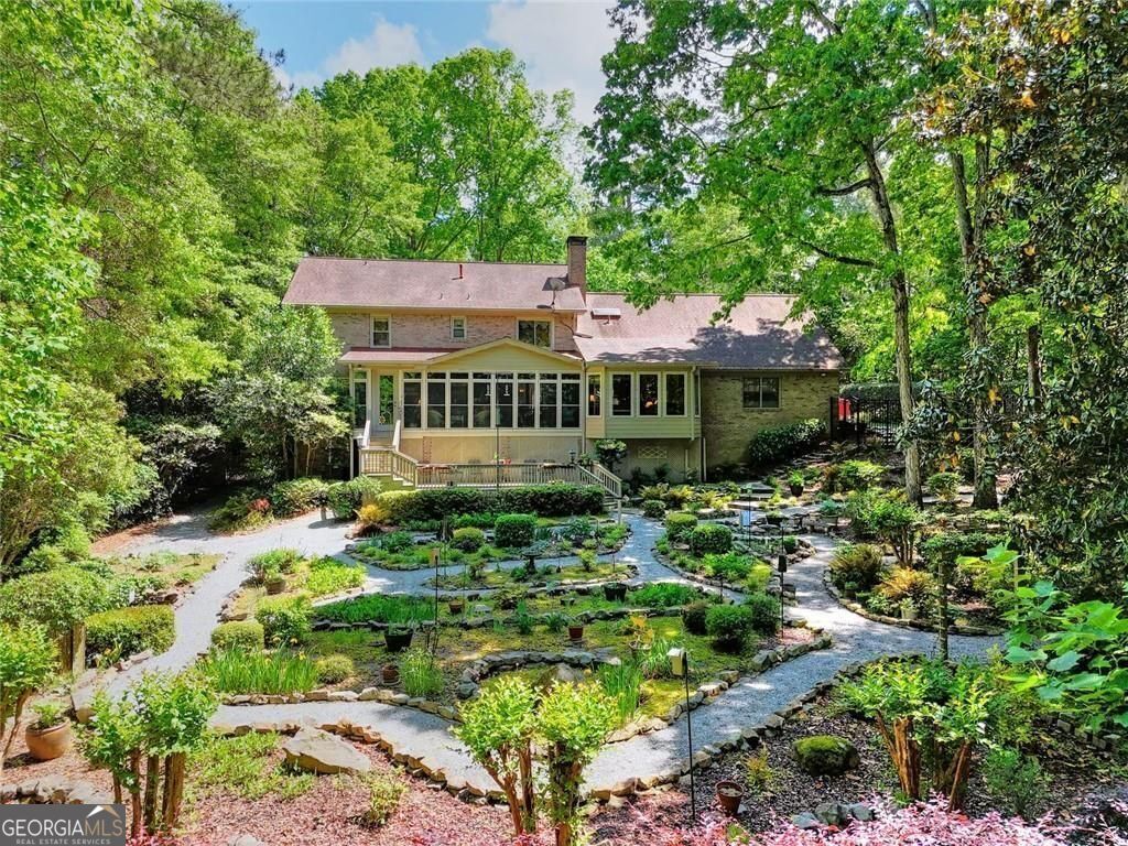 Lilburn, Georgia 30047, United States, 4 Bedrooms Bedrooms, ,5 BathroomsBathrooms,Residential,Active,204571