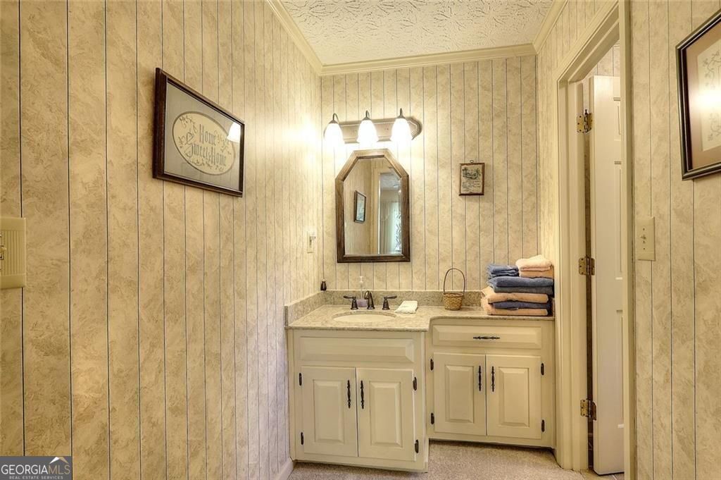 Lilburn, Georgia 30047, United States, 4 Bedrooms Bedrooms, ,5 BathroomsBathrooms,Residential,Active,204571