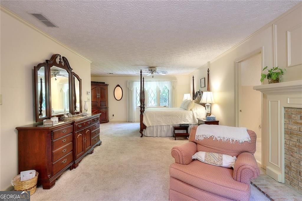 Lilburn, Georgia 30047, United States, 4 Bedrooms Bedrooms, ,5 BathroomsBathrooms,Residential,Active,204571