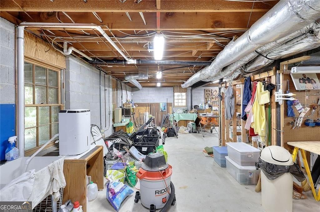 Lilburn, Georgia 30047, United States, 4 Bedrooms Bedrooms, ,5 BathroomsBathrooms,Residential,Active,204571