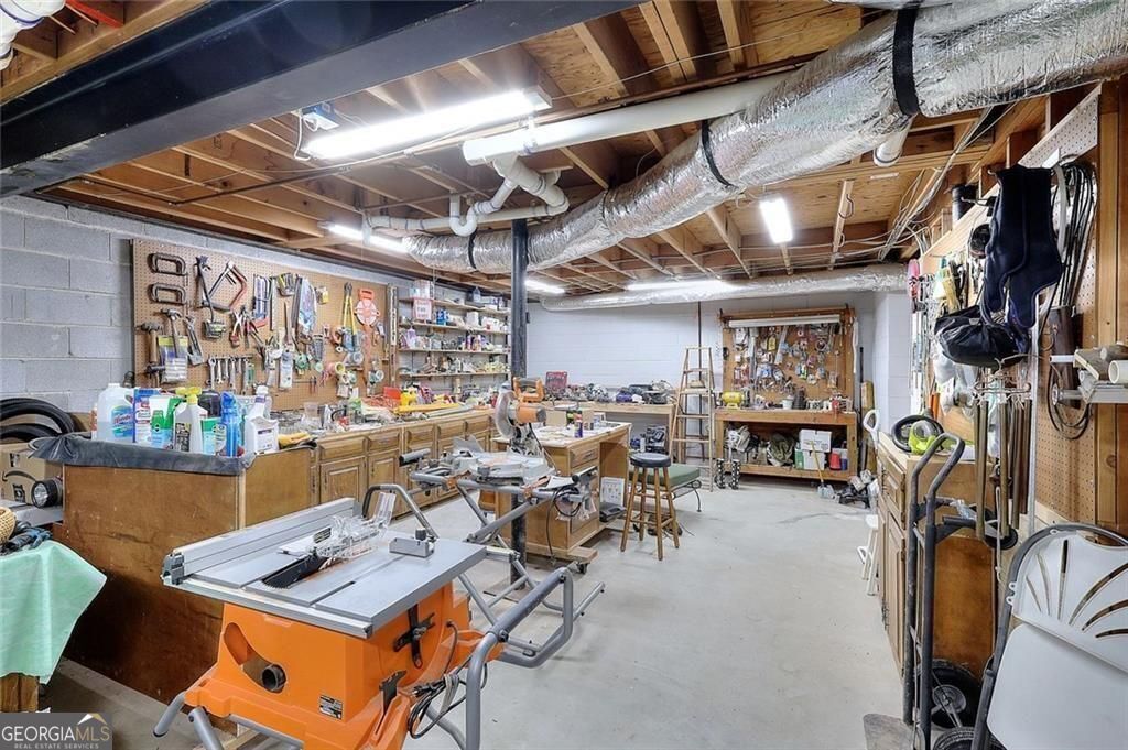 Lilburn, Georgia 30047, United States, 4 Bedrooms Bedrooms, ,5 BathroomsBathrooms,Residential,Active,204571